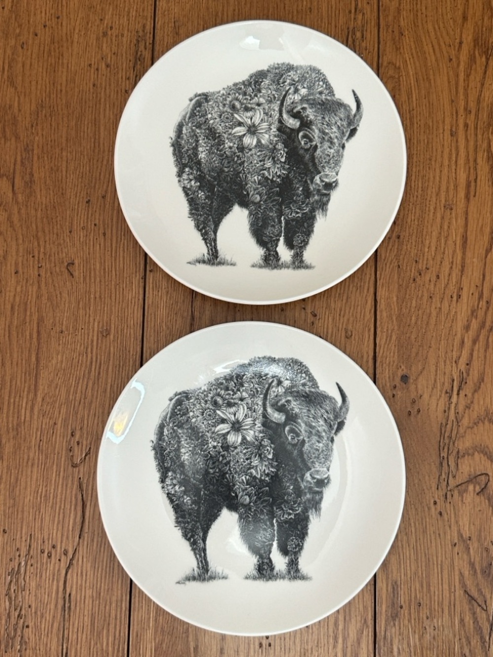 Maxwell & Willams Bison Salad Plates in Black and White - Set of 2 - Picture 8 of 8